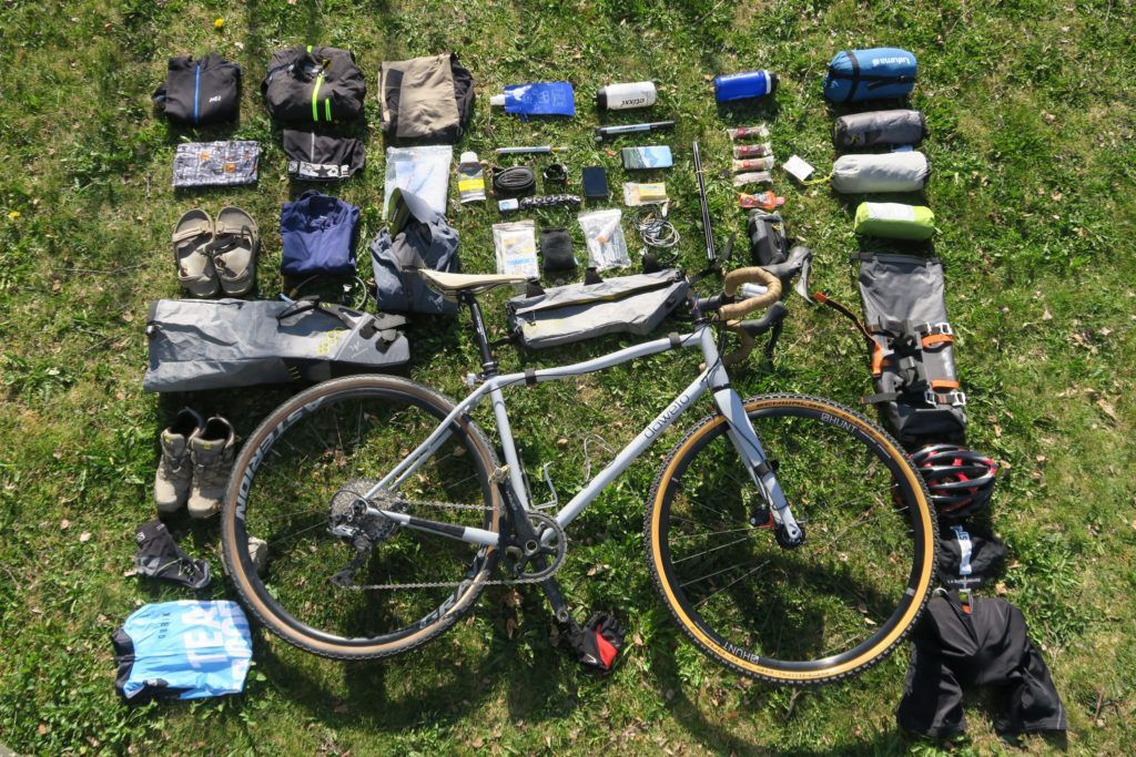 tous les equipements et accessoires de velo de voyage