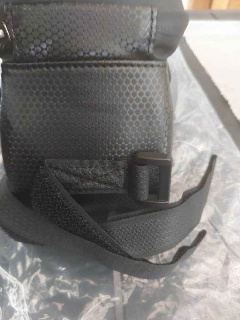 detail de la fixation sur cadre