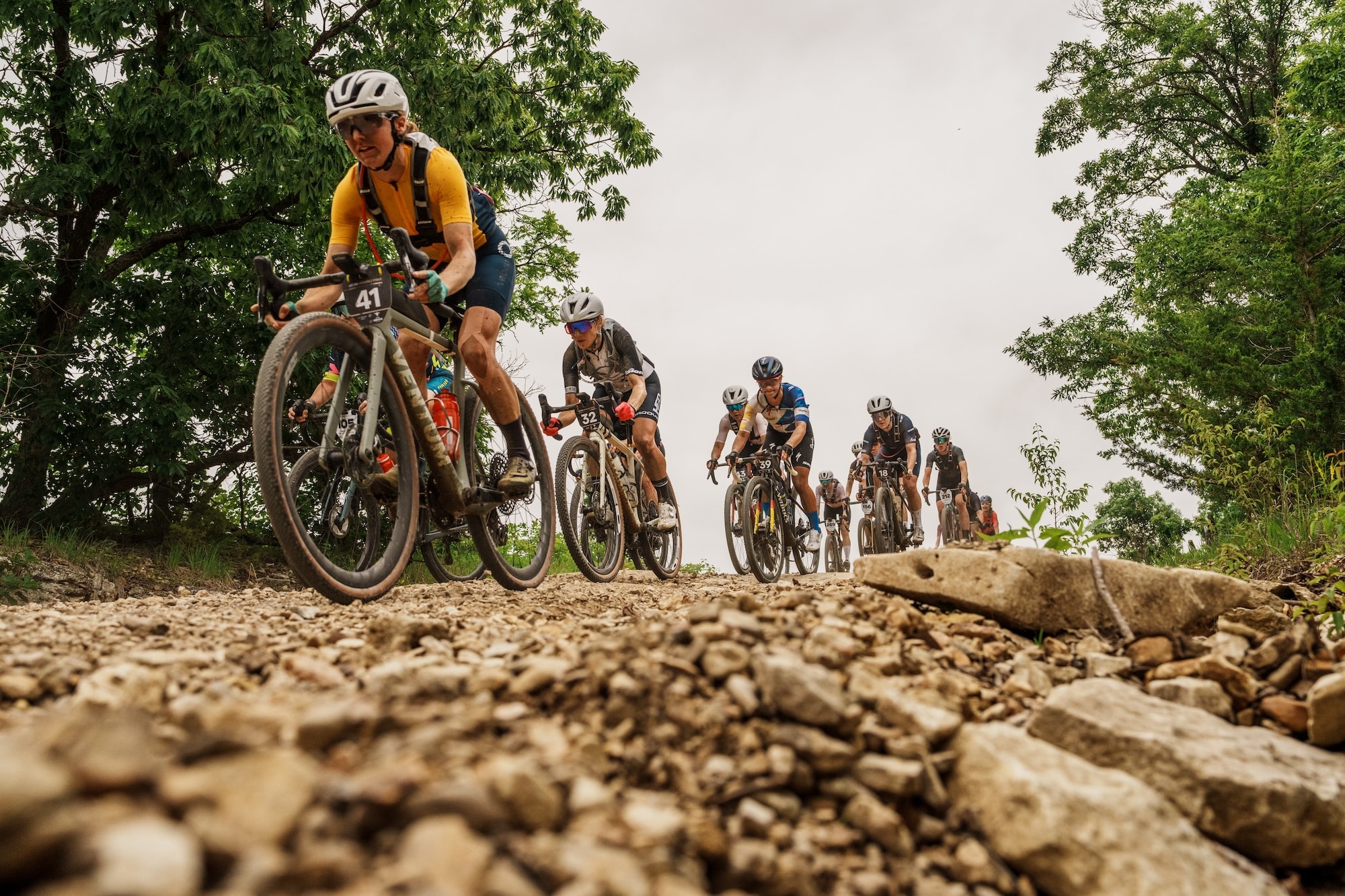 illustration en photo de la course unbound gravel au kansas